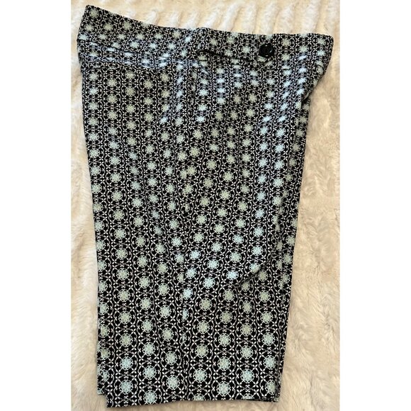 Women's SOHO Apparel Bermuda Mid-Rise Shorts Geometric Pattern Junior's Size M - Picture 3 of 14